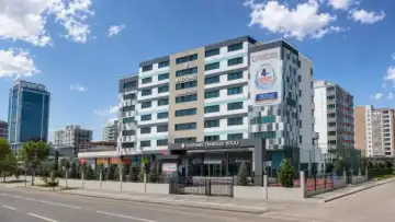 Eryaman Rasyonel Teknoloji Koleji binası